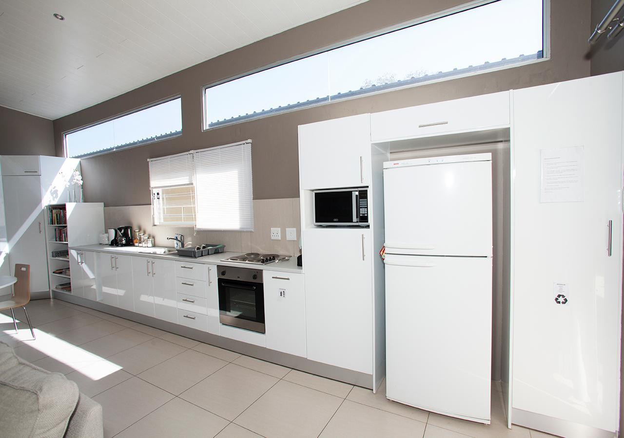 Rnb'S Studio Apartment Windhoek Exterior photo